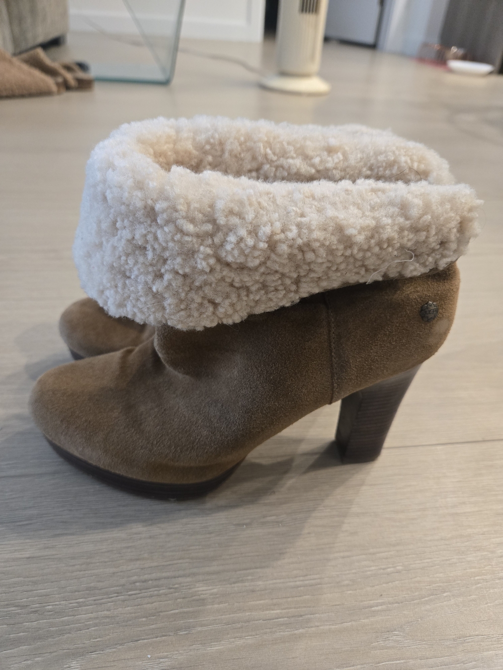 Womens UGG Dandelion Shearling-Cuff Suede Ankle Boots in Chestnut Brown